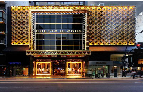 屏南门头设计与商业空间的纽带。